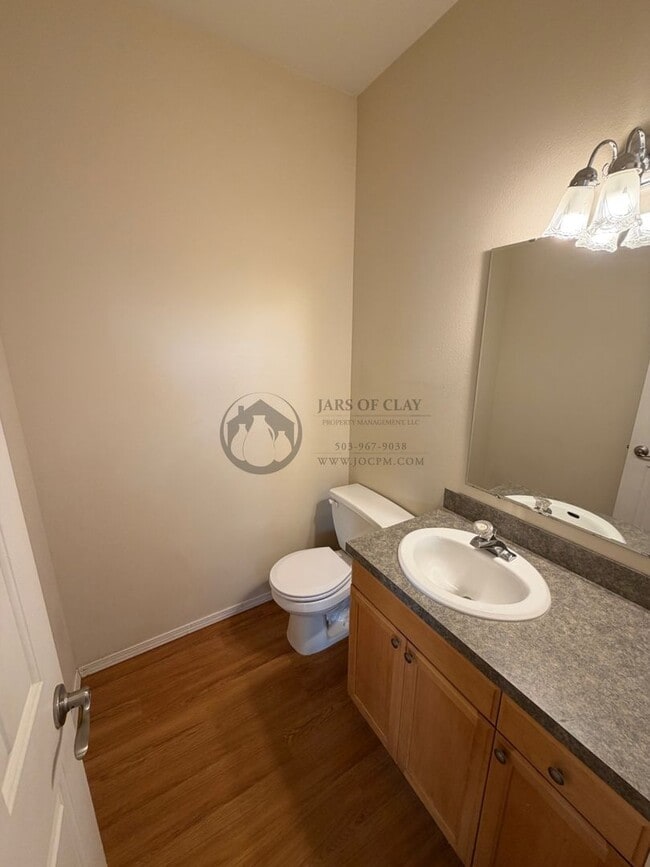 Building Photo - Great Location in Canby-Ready to Rent