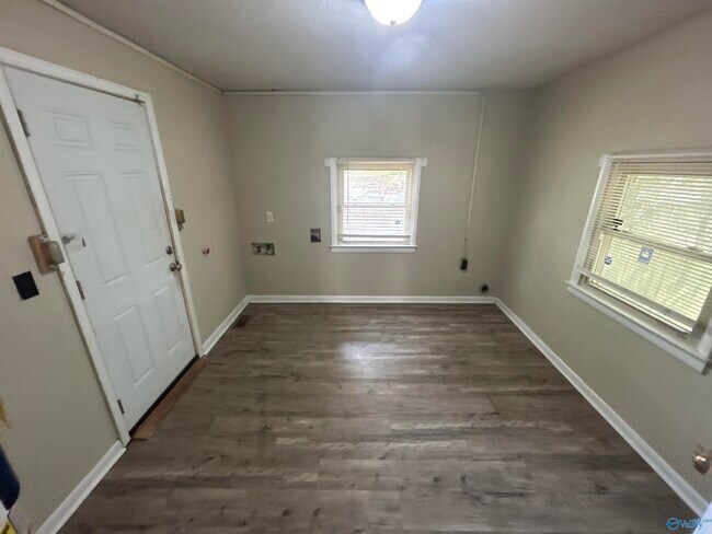 Building Photo - 4742 Bluehaven Dr NW