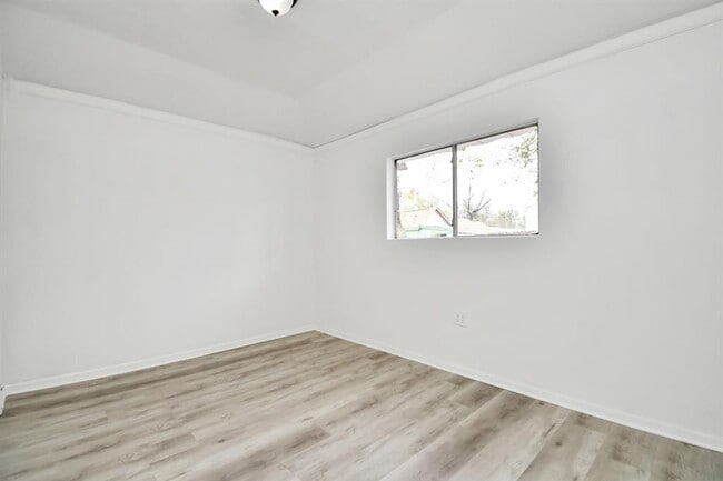 Building Photo - 2243 Matilda St