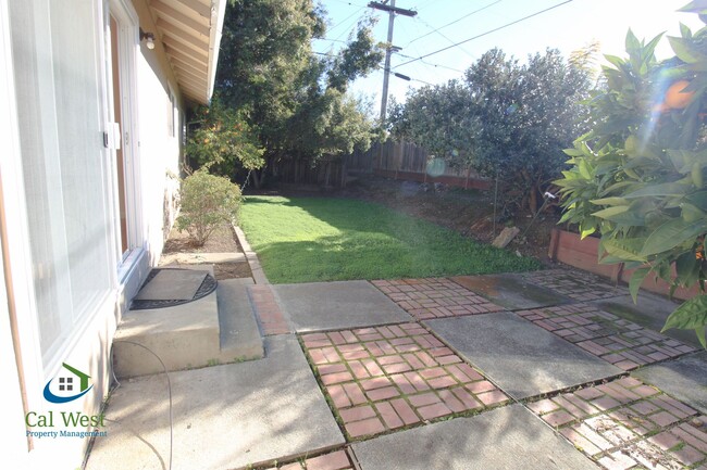 Building Photo - $4395 - Beautiful Sunnyvale 3 Bedroom Home...