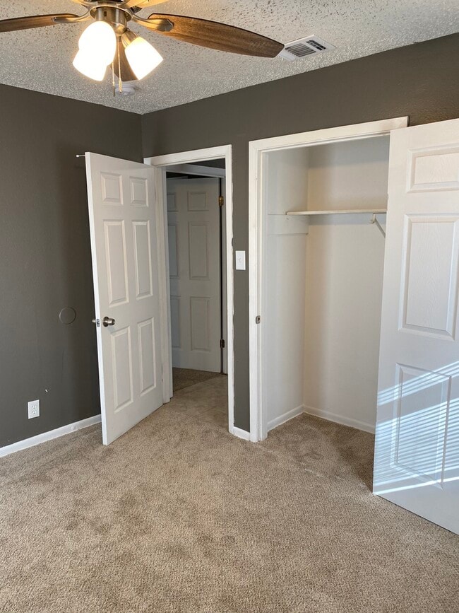 Building Photo - 2316 Carley St