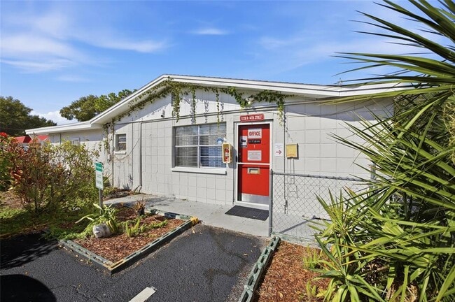 Building Photo - 1304 Morris Park