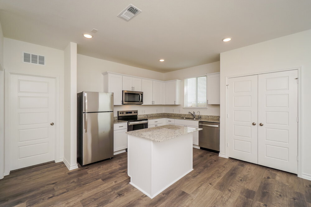 Building Photo - 1637 Viola Ln