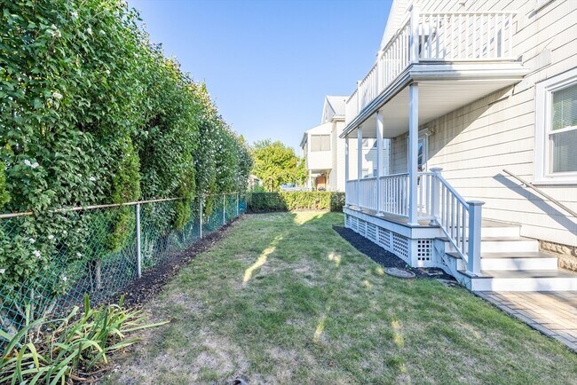 Building Photo - 35 Hosmer St