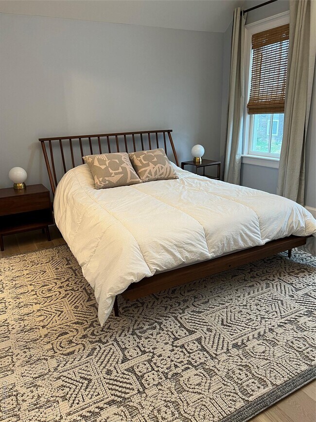 Building Photo - 237 6th St