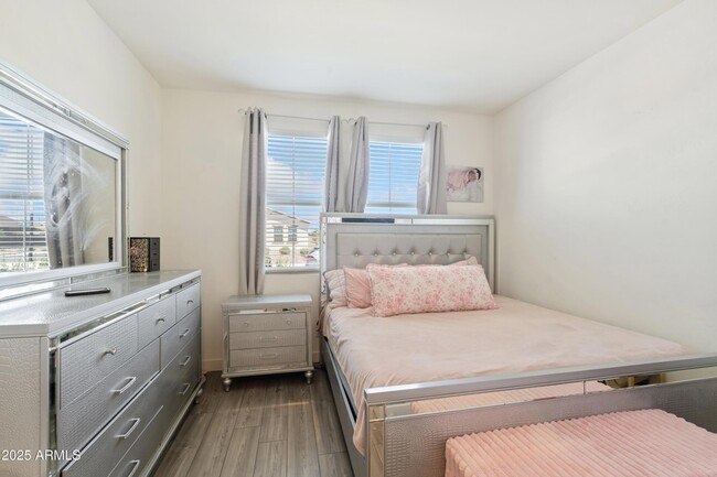 Building Photo - 7352 S Briarwood Ln