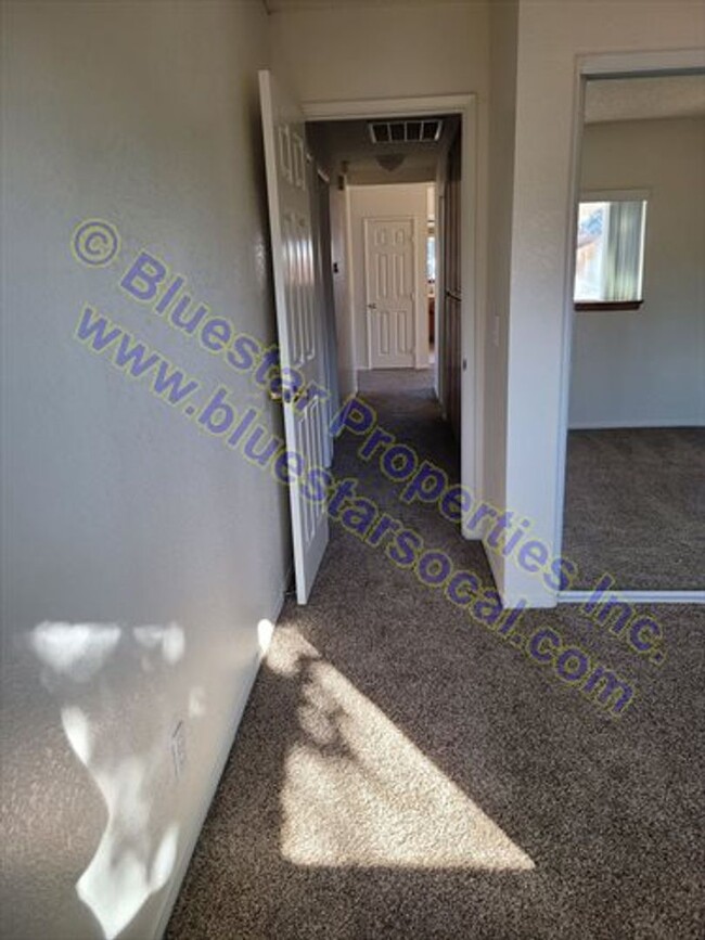 Building Photo - New Listing Located In Apple Valley