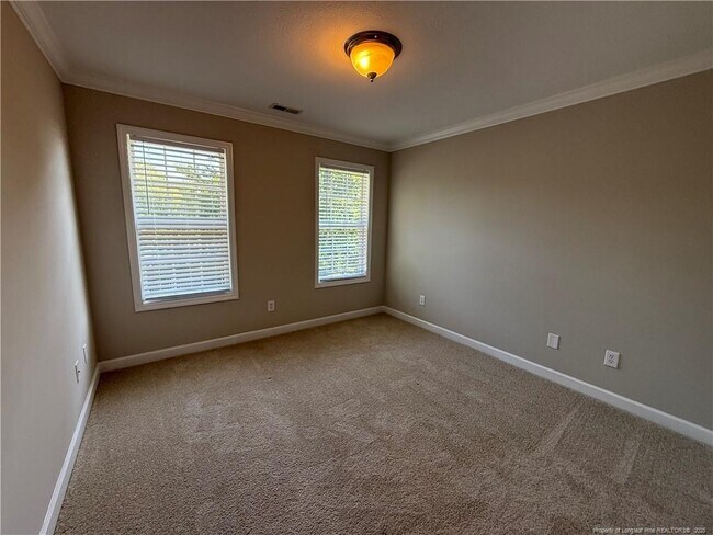 Building Photo - 32 Carteret Ct