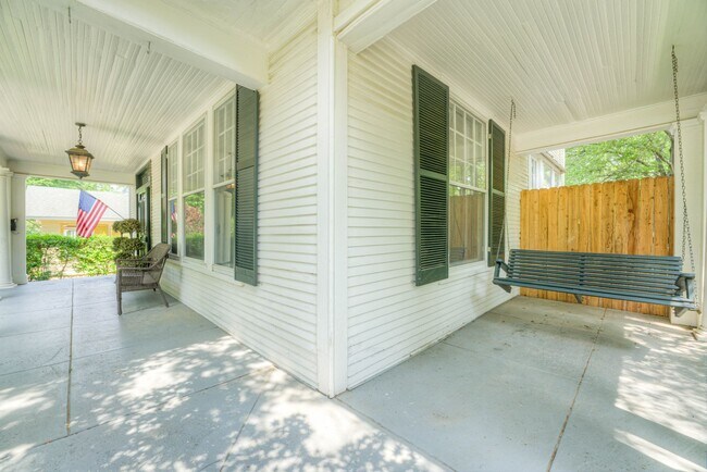 Building Photo - JULY MOVE IN SPECIAL - 1/2 OFF FIRST MONTH...