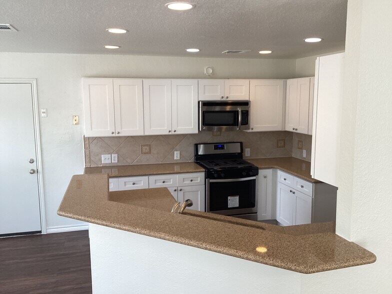 Building Photo - 1704 Gnu Gap