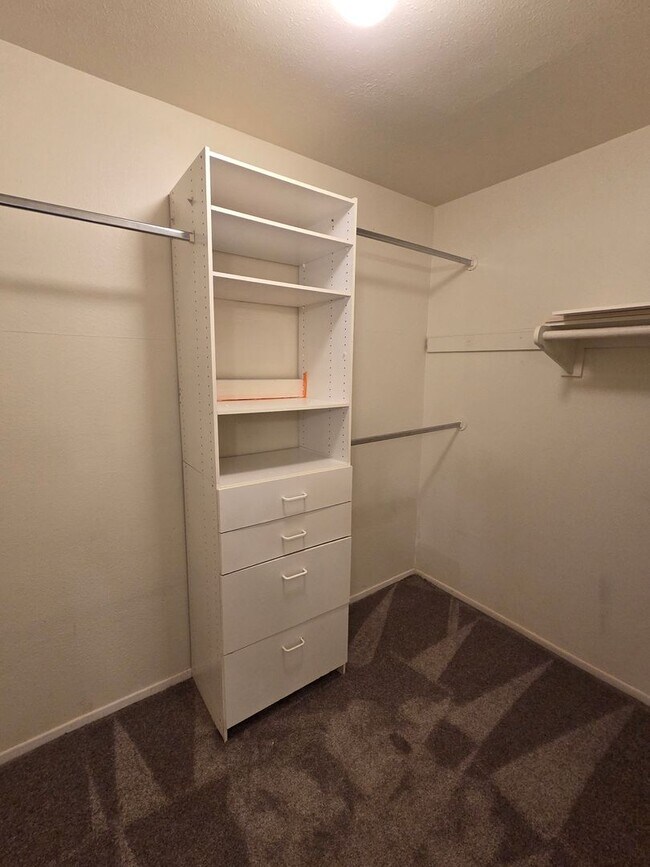 Building Photo - Sharp one level 3-bedroom 2 bath condominium which features two patios. Many amenities.