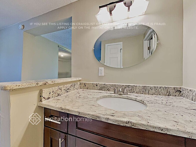 Building Photo - 8261 Greenleaf Cir
