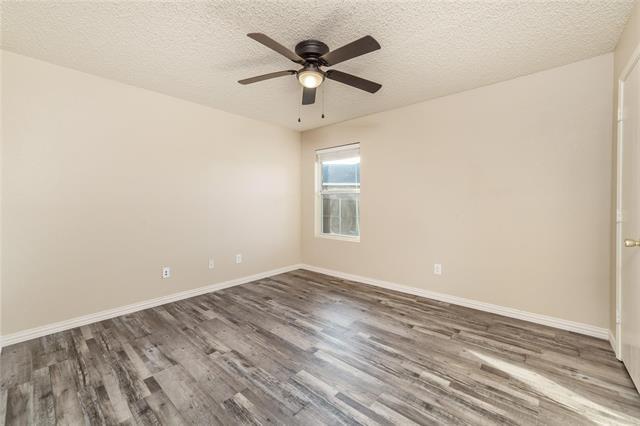 Building Photo - 100 Scarlet View