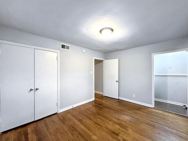 Building Photo - 4146 Rhodes Ave