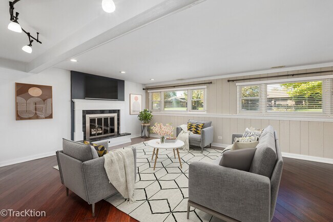 Building Photo - 11S639 McGrath Ln