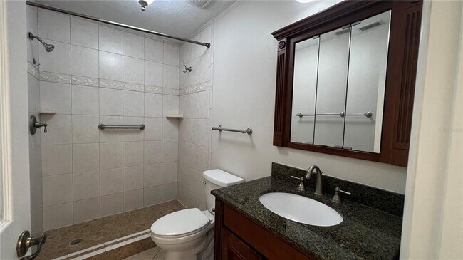 Building Photo - 8625 Vista Shores Ct