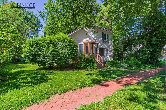 Building Photo - Detached Two Stall Garage!