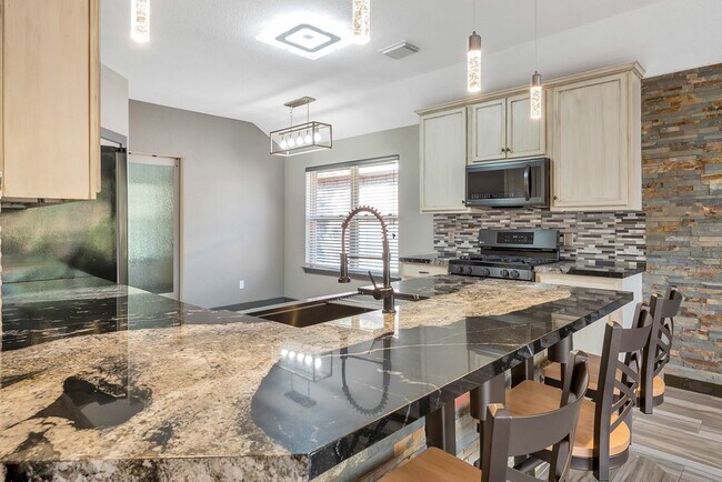 Building Photo - 18 N Star Ridge Cir