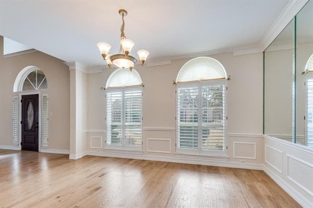 Building Photo - 702 E Peninsula Dr