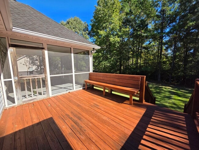 Building Photo - 345 Farina Dr