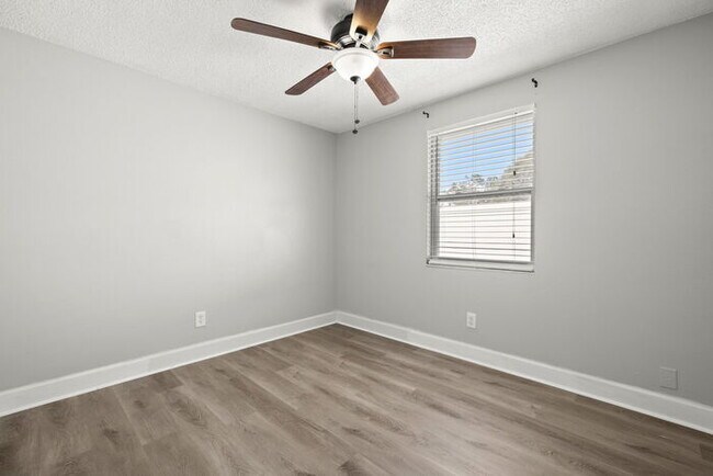 Building Photo - UPGRADED Home For Rent in Orangewood Highl...