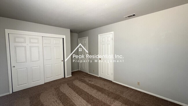 Building Photo - A Charming Colonial Village 3bd/1ba House ...