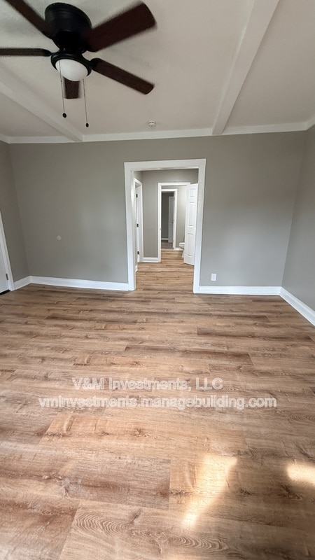 Building Photo - 522 Oak St