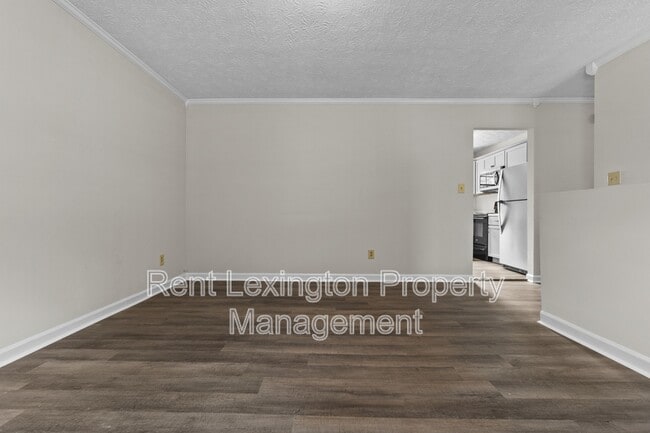 Building Photo - 3609 Sundart Dr