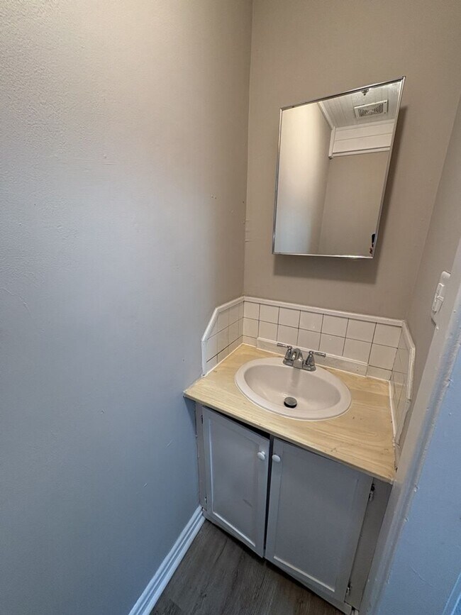 Building Photo - 1018 N Tuxedo St