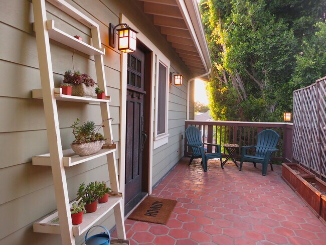 Upstairs Patio - 1948 N Van Ness Ave