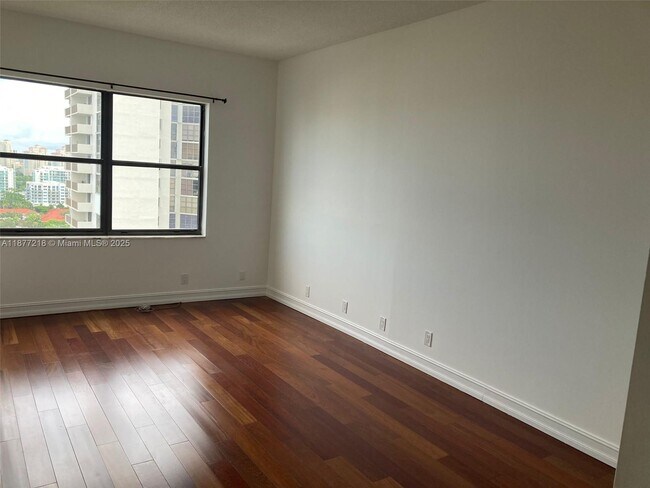 Building Photo - 18151 NE 31st Ct