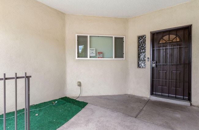 Building Photo - 1221 Paisano St NE