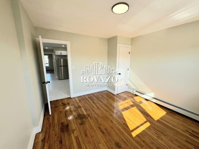 Building Photo - 9 Stecher St