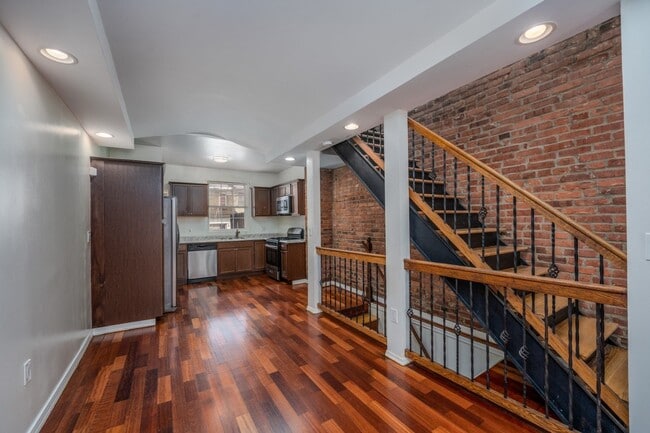 Building Photo - 3218 E Lombard St
