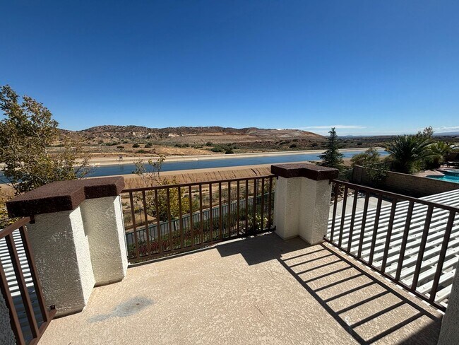 Building Photo - 2307 Thorncroft Cir