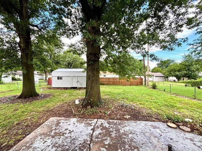 Building Photo - Charming Updated 3-Bedroom Home in the Hea...