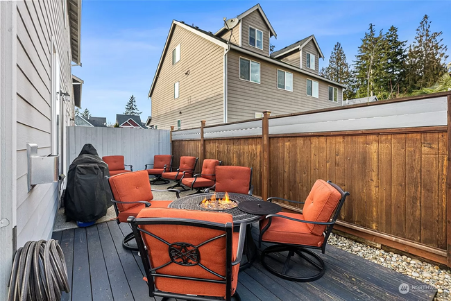 Building Photo - Stunning 3-Bedroom Townhome In Bremerton