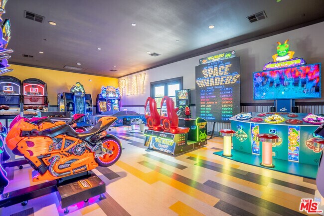 Building Photo - 61 Harness Wy