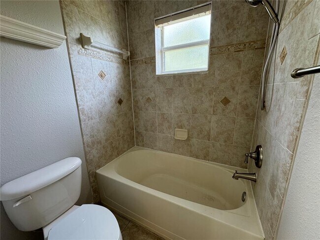 Building Photo - 8552 Trail Wind Dr