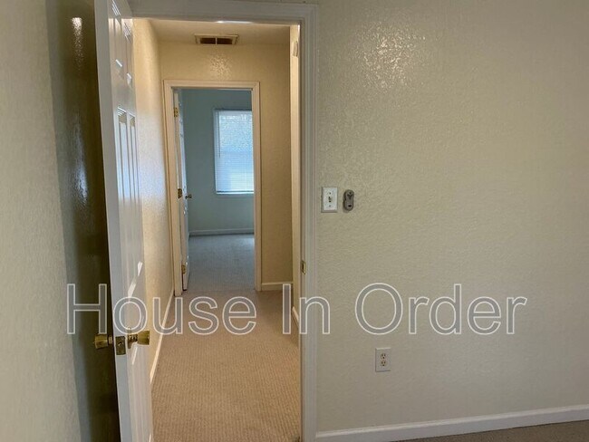 Building Photo - 5 Rathfarnham Rd