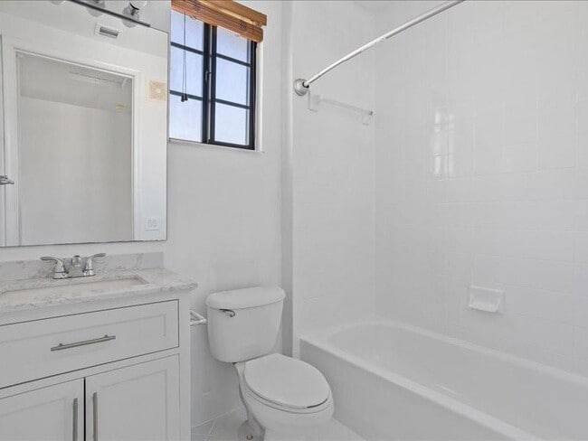 Building Photo - 2798 Center Ct Dr