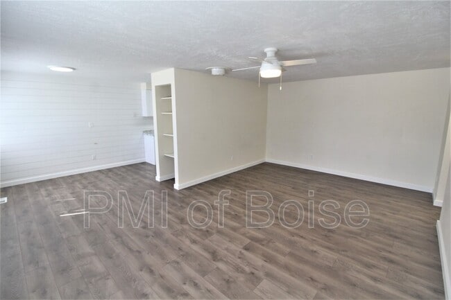 Building Photo - 3240 W Malad St