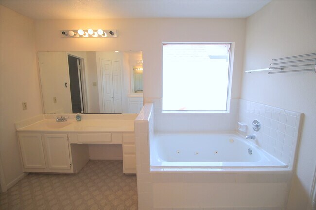 Building Photo - 16326 Brush Meadow Ct