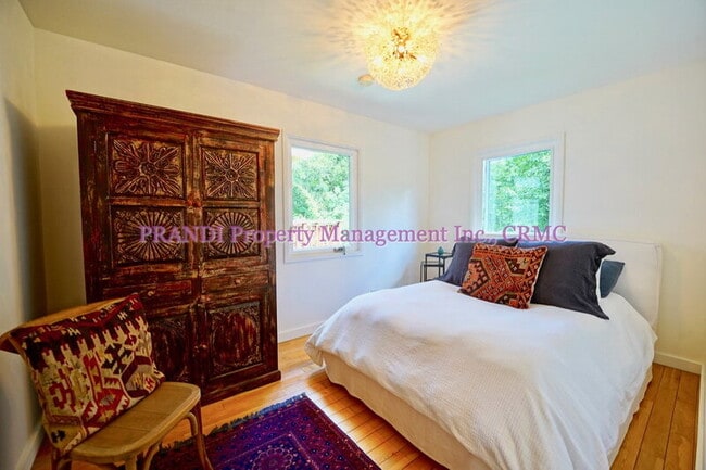 Building Photo - 22 Madrone Ct