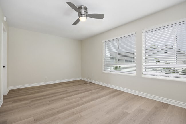 Building Photo - 844 Bluebell Ct