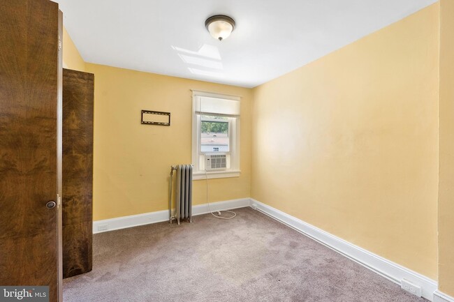 Building Photo - 1011 Clifton Ave