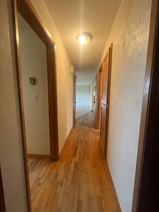 Building Photo - 3-Bedroom 2-Bathroom home in Coburg