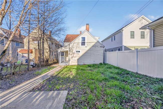 Building Photo - 1566 Winchester Ave