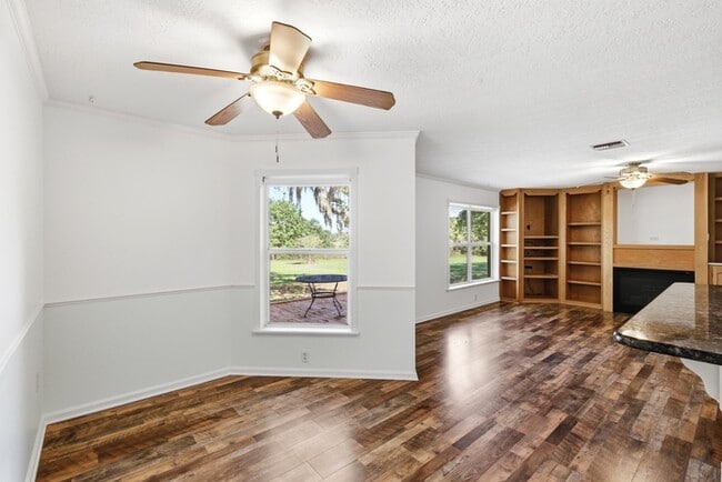 Building Photo - 13205 Mountain View