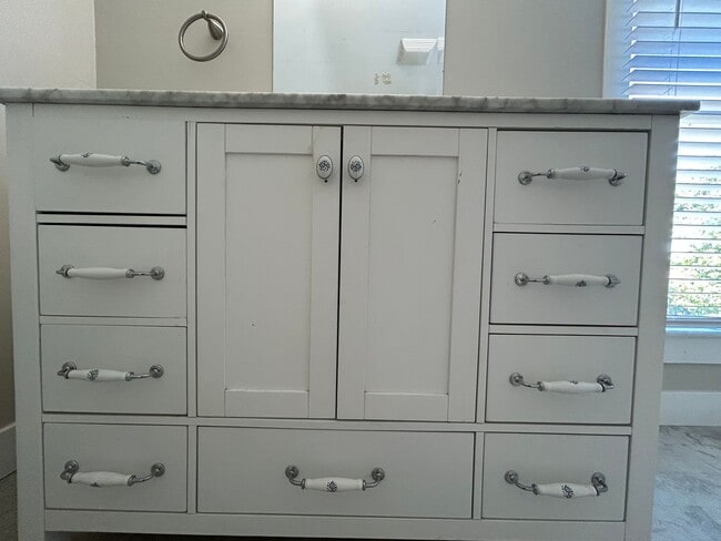 Building Photo - Vintage Aesthetic Meets Modern Glow-Up! Your Next Home Is Here!